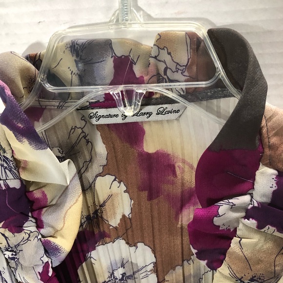 Signature by Larry Levine long sleeves large - Picture 7 of 8